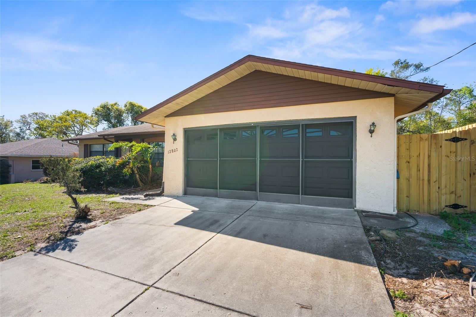 12802 LINDEN DR