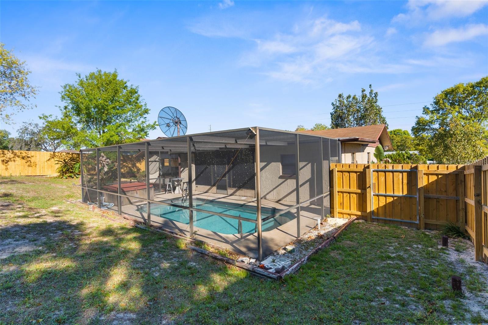 12802 LINDEN DR