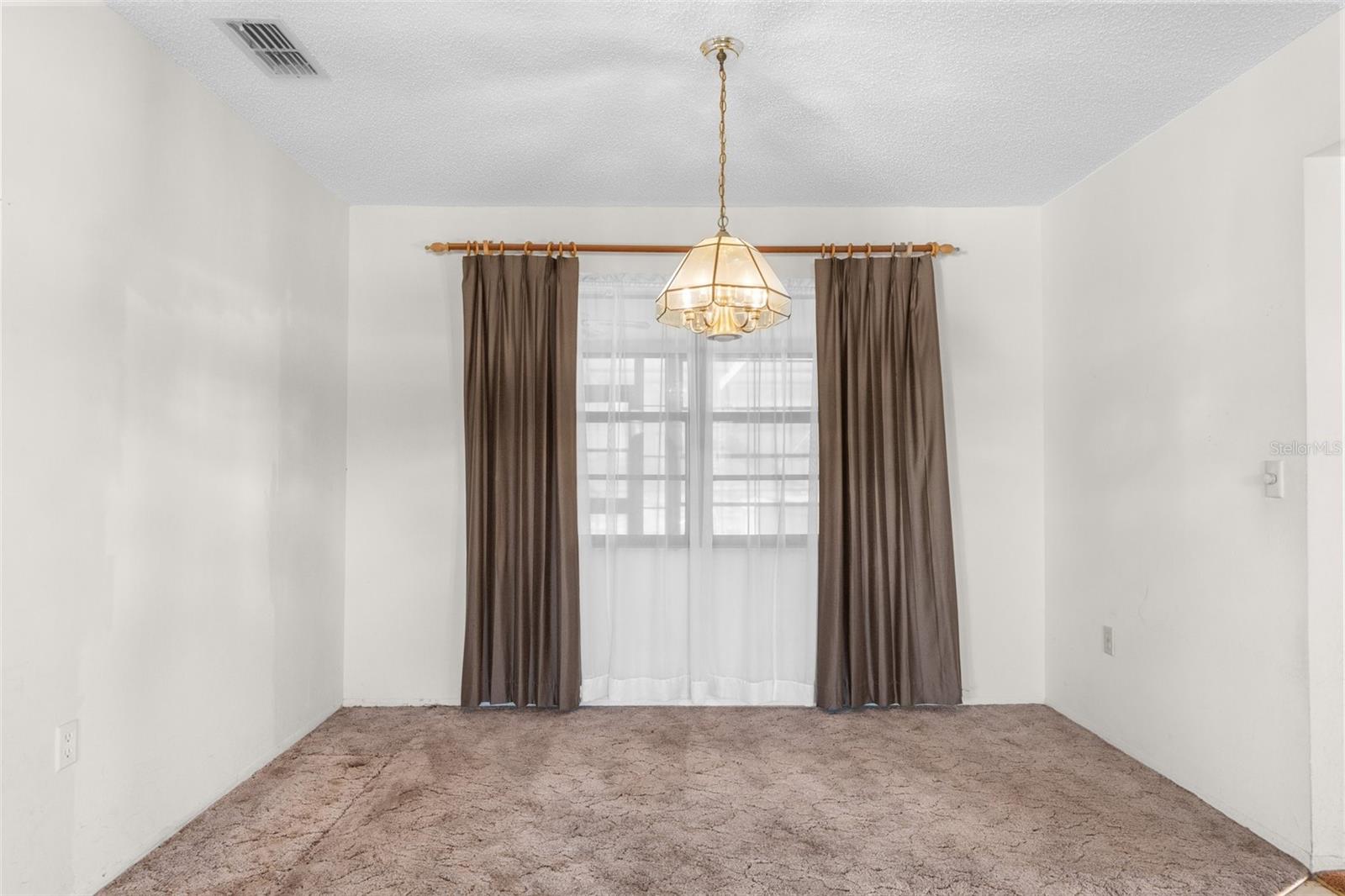 12802 LINDEN DR