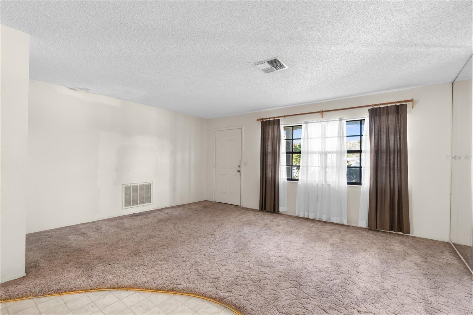 12802 LINDEN DR