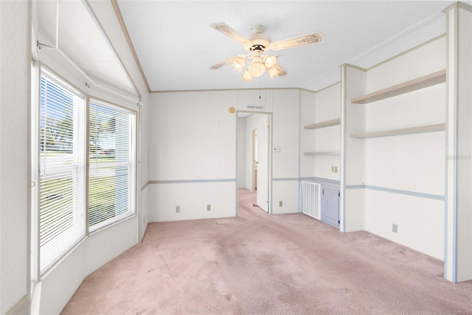 14911 RIALTO AVE