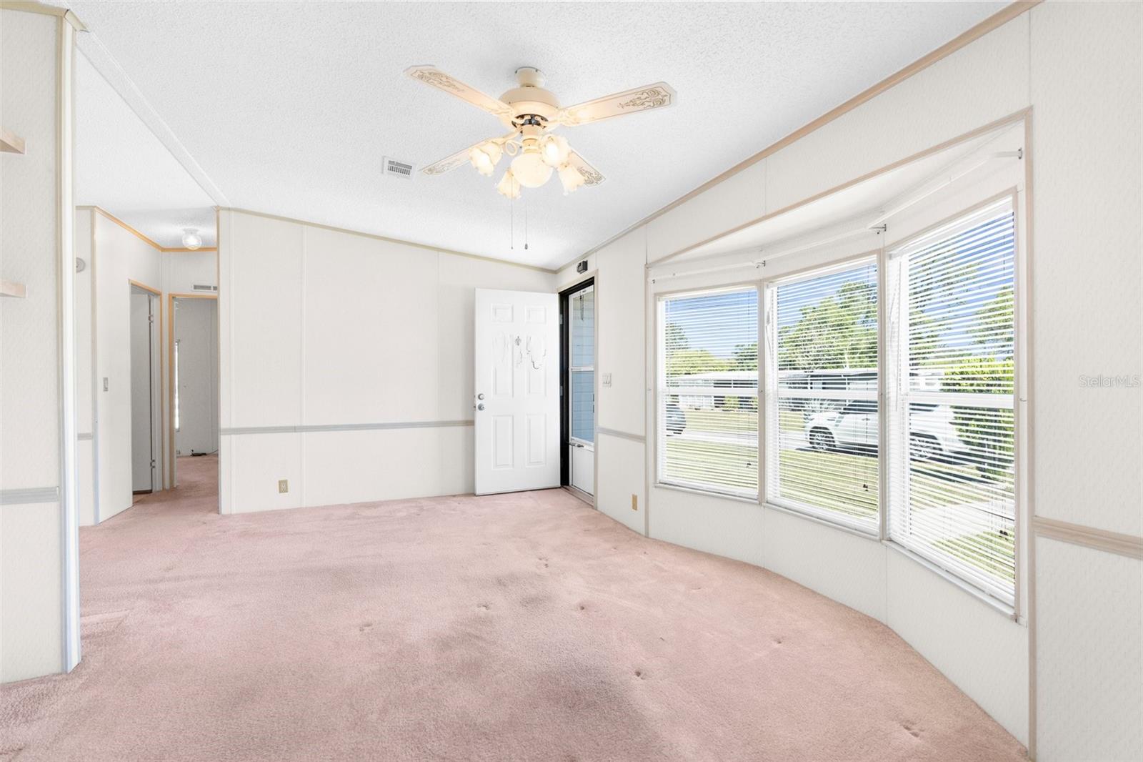 14911 RIALTO AVE