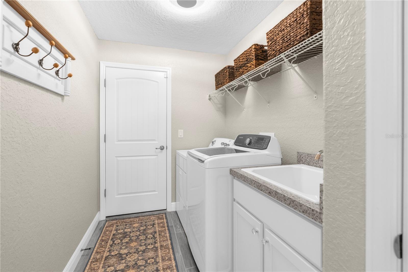 12333 HARRIS HAWK RD
