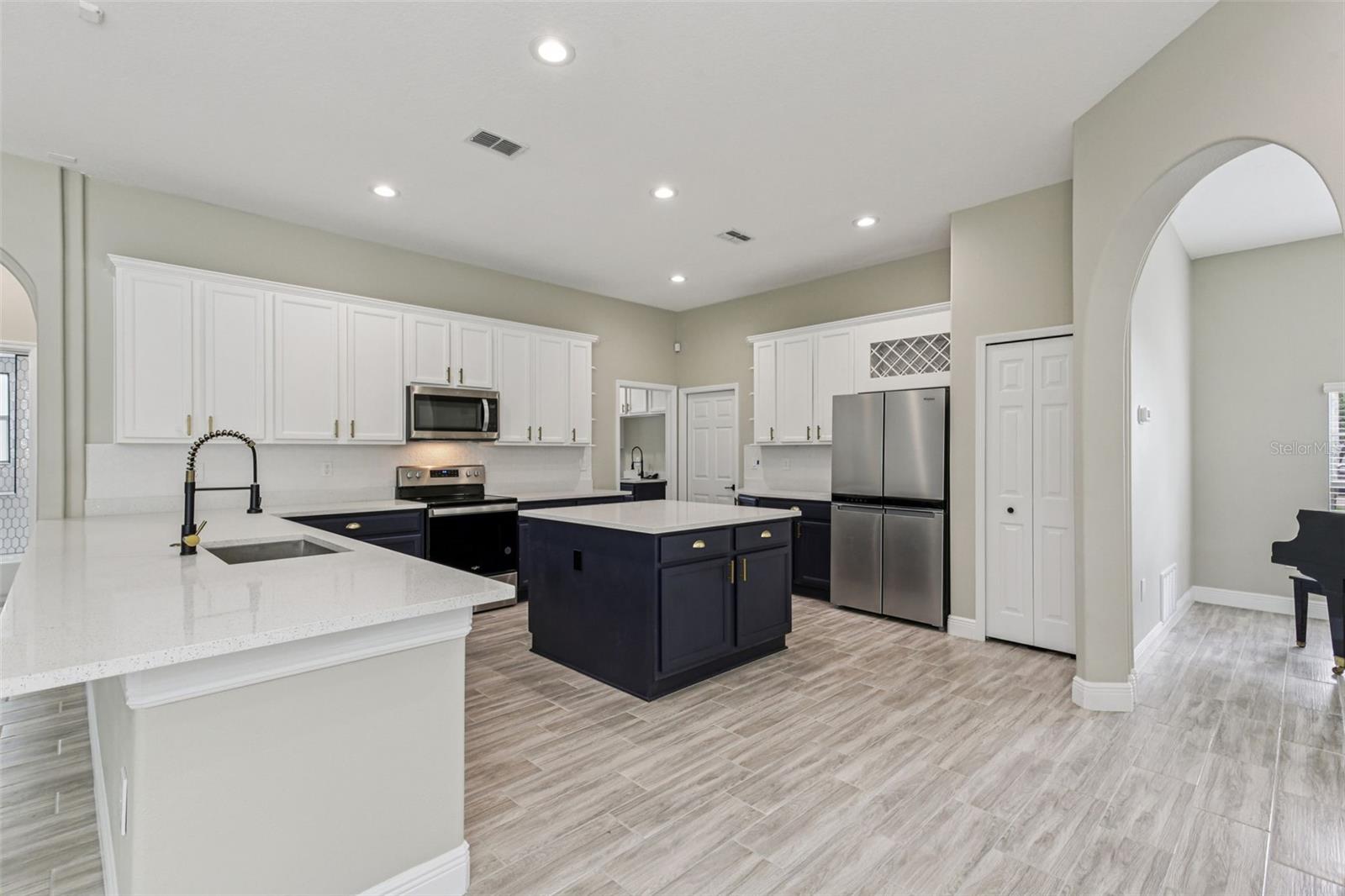 2275 ARDENWOOD DR