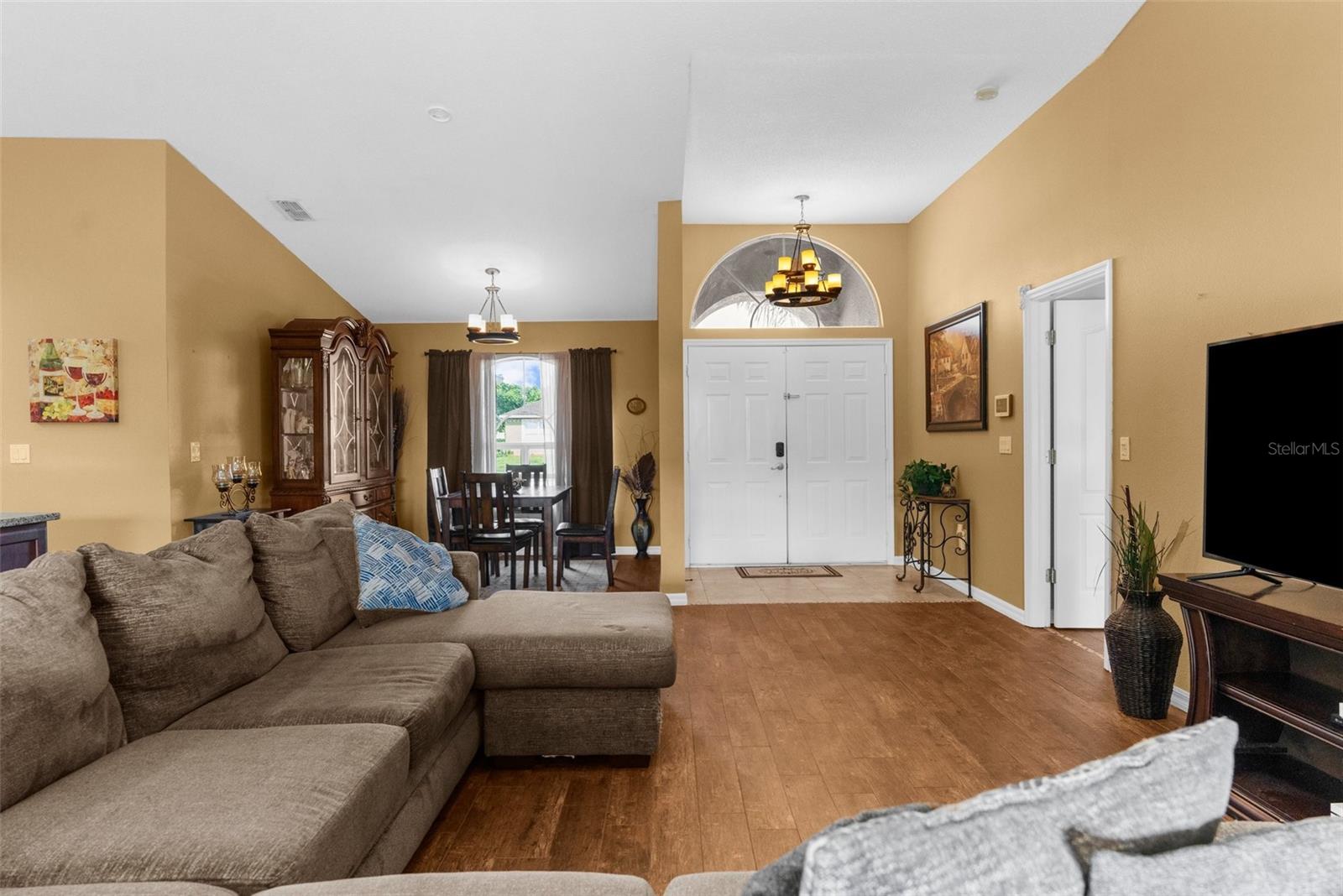 1041 ALTOONA AVE