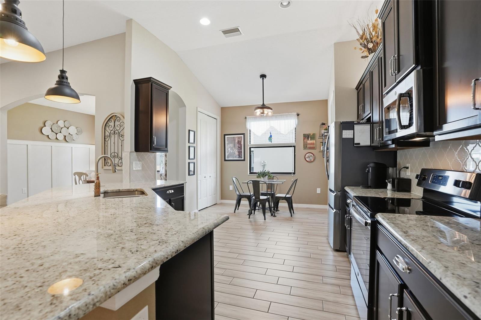 13707 GARDEN HILLS DR