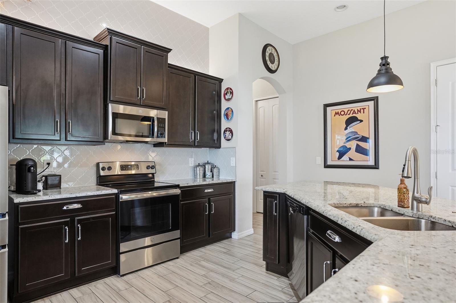13707 GARDEN HILLS DR
