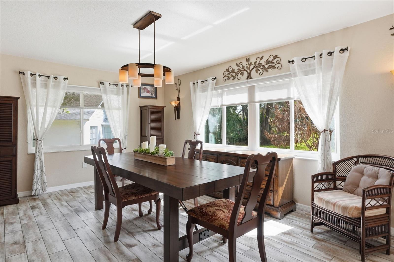 2658 ROYAL RIDGE DR