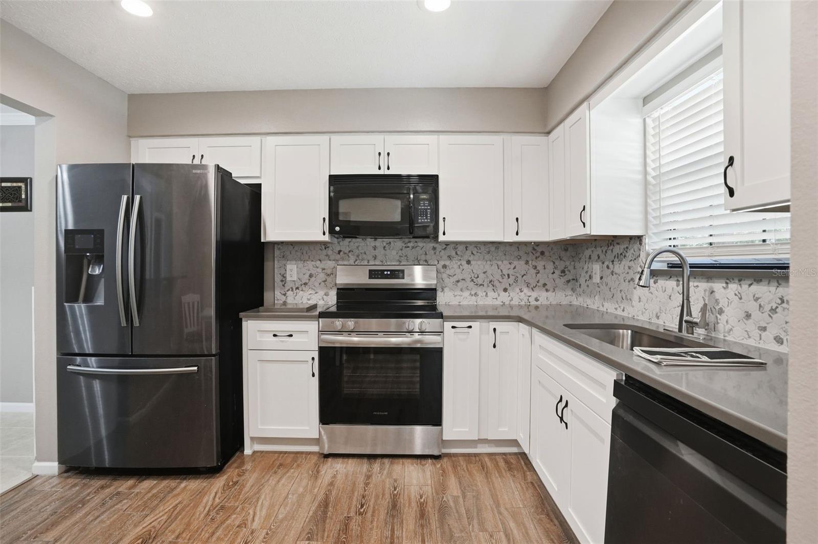 913 CANDLEBROOK LN