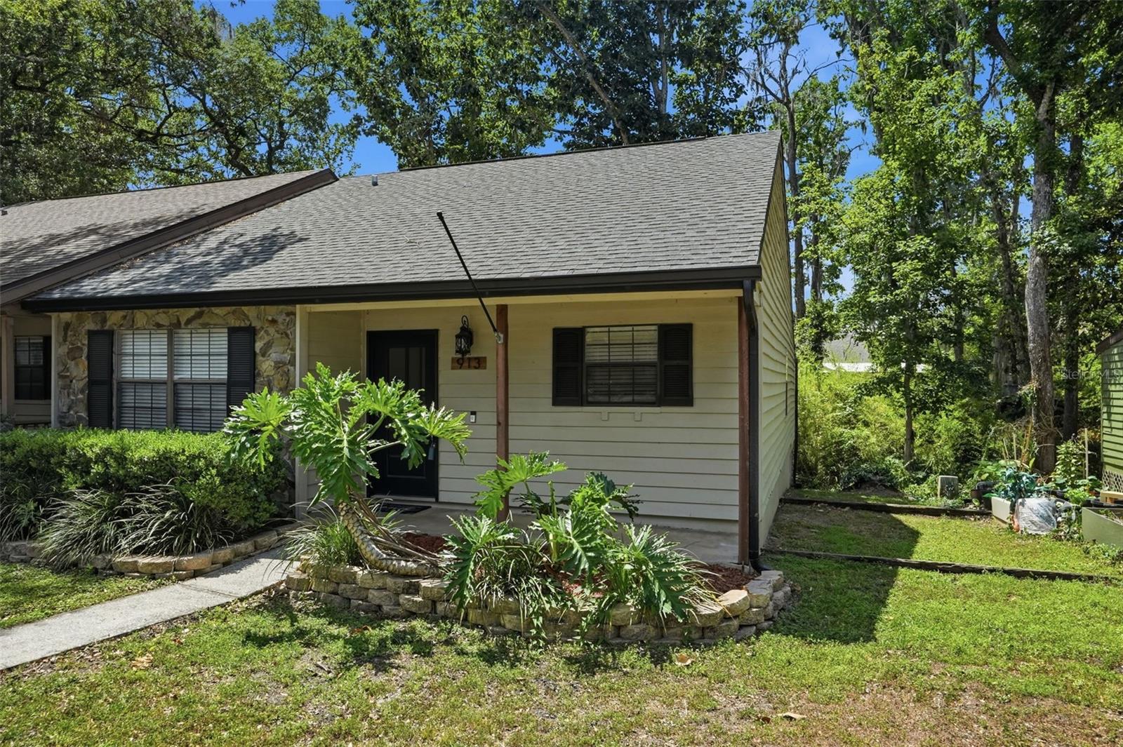 913 CANDLEBROOK LN