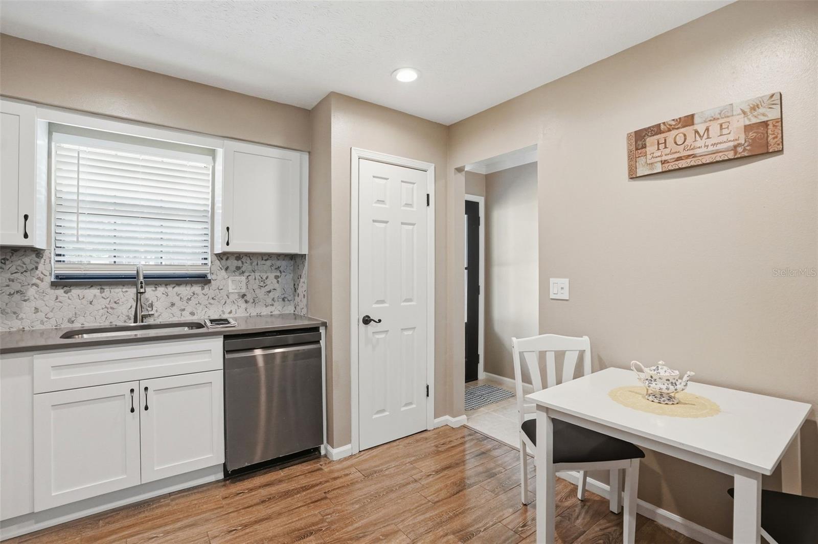 913 CANDLEBROOK LN