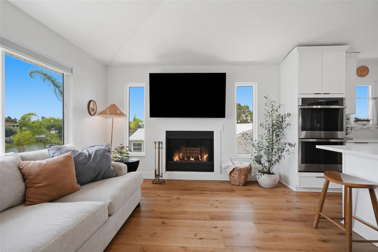 3199 AZALEA DR