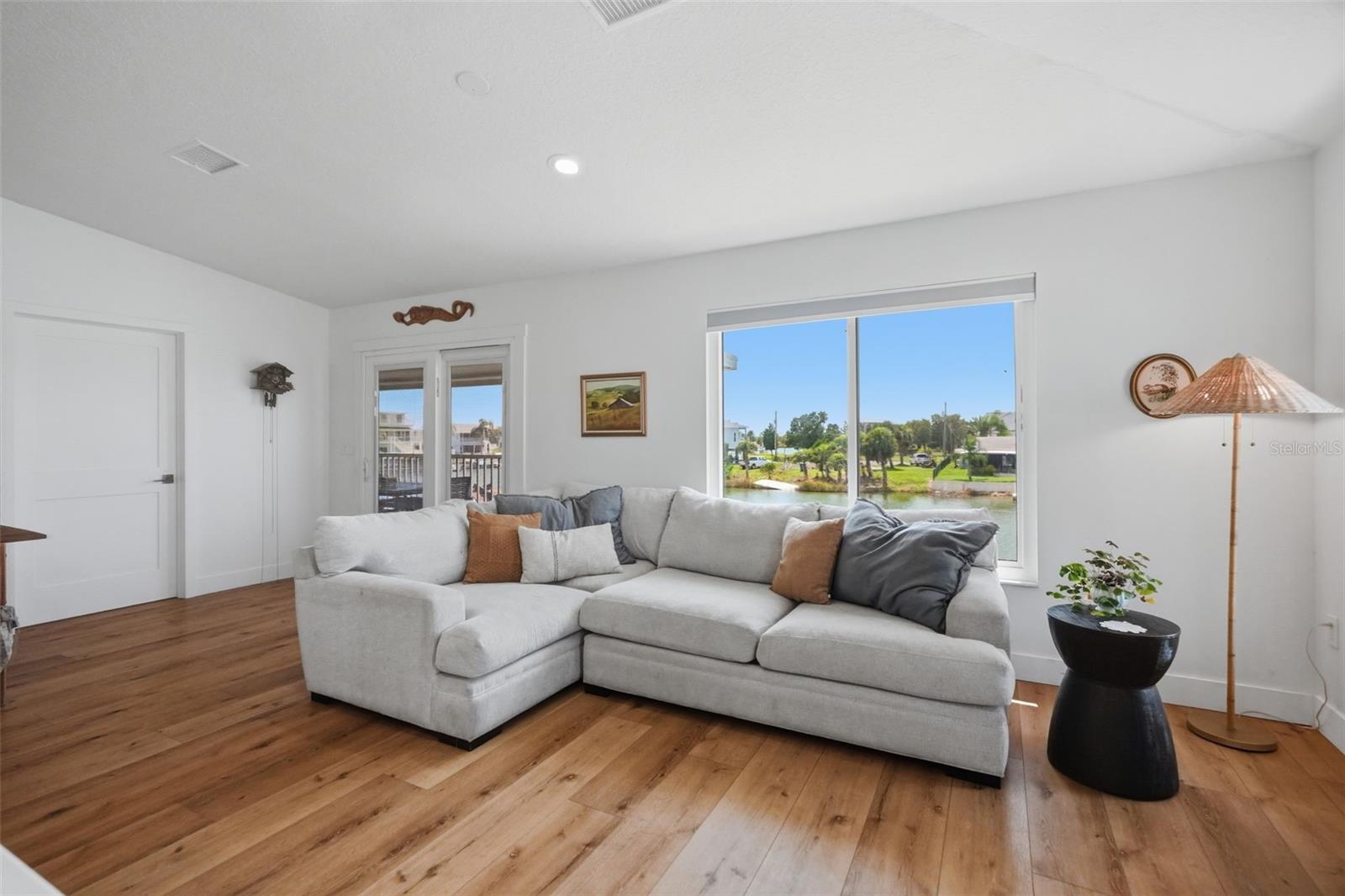 3199 AZALEA DR