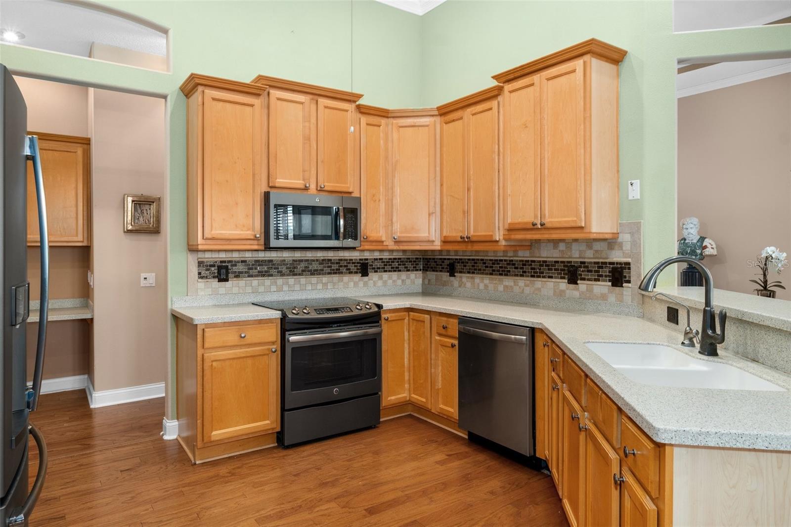 10501 WOODLAND WATERS BLVD