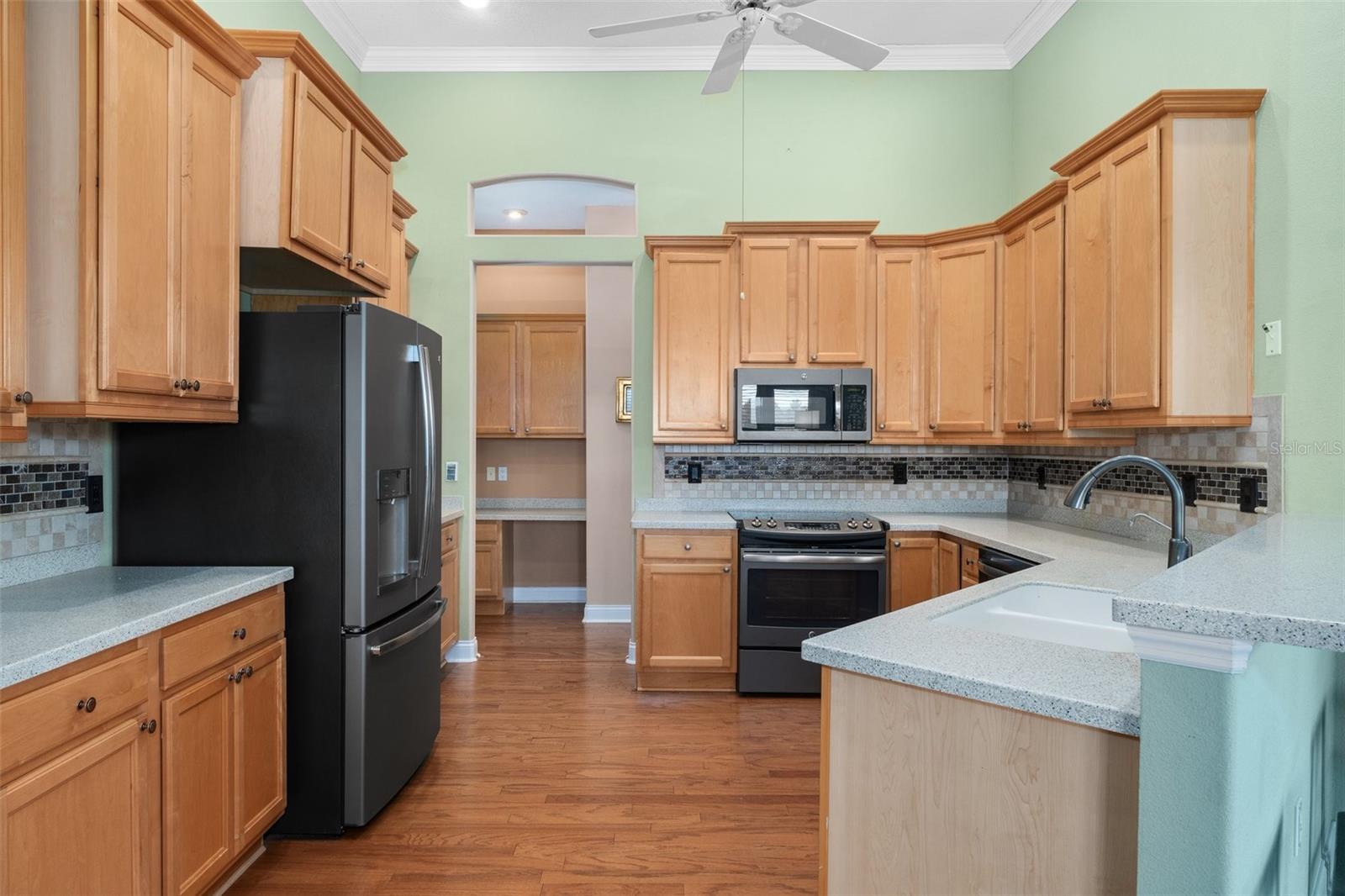 10501 WOODLAND WATERS BLVD