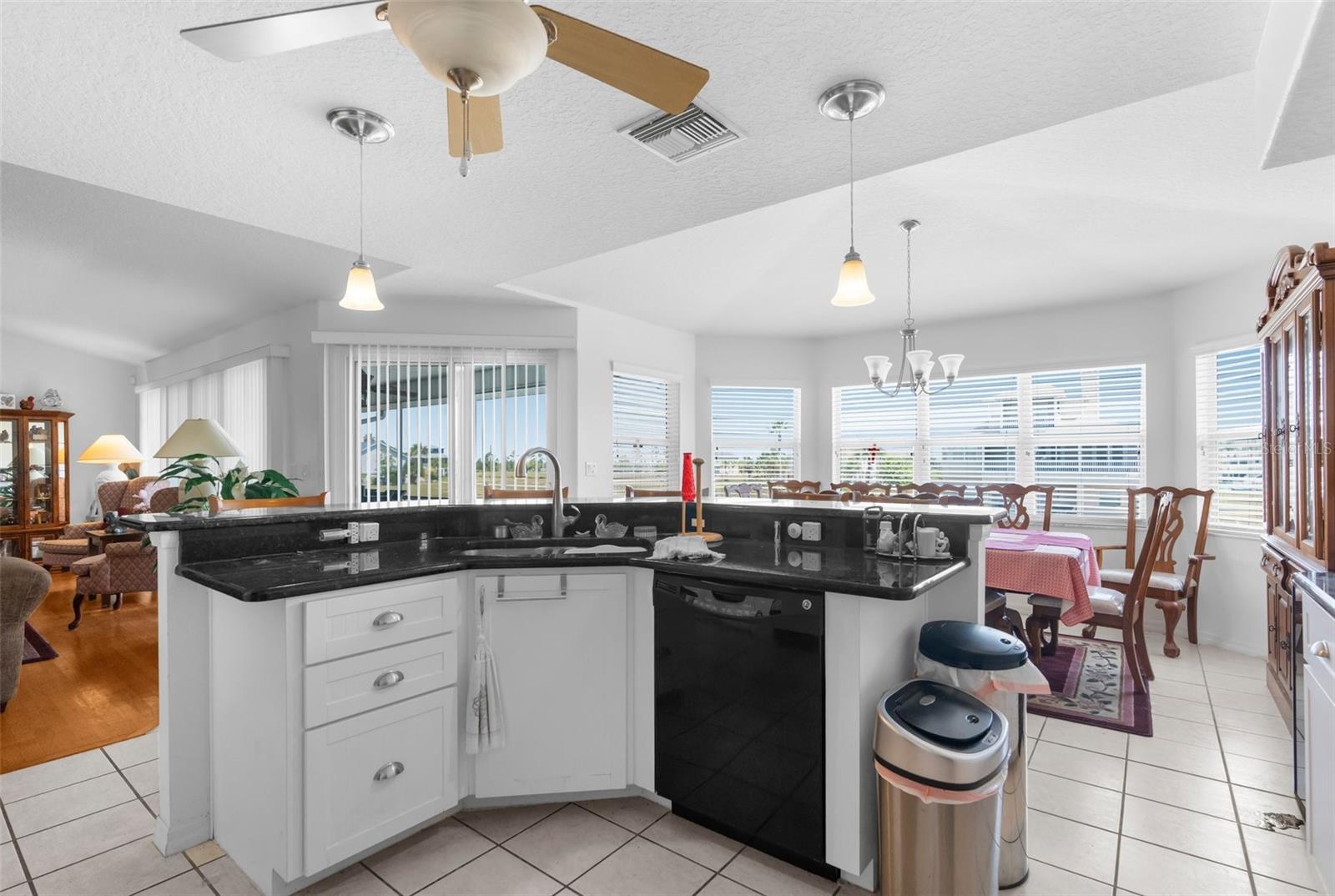 3407 PALOMETA DR