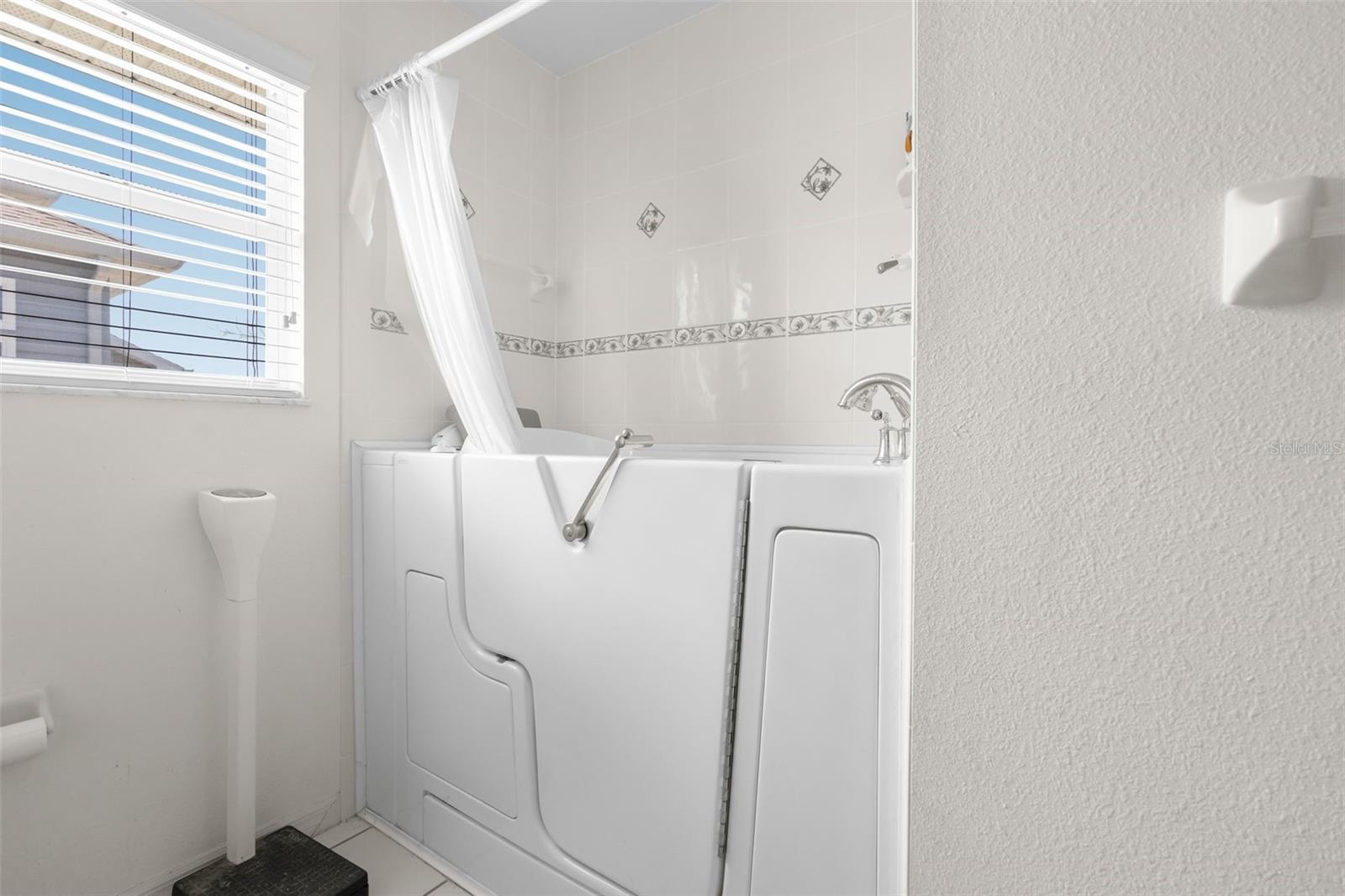 3407 PALOMETA DR