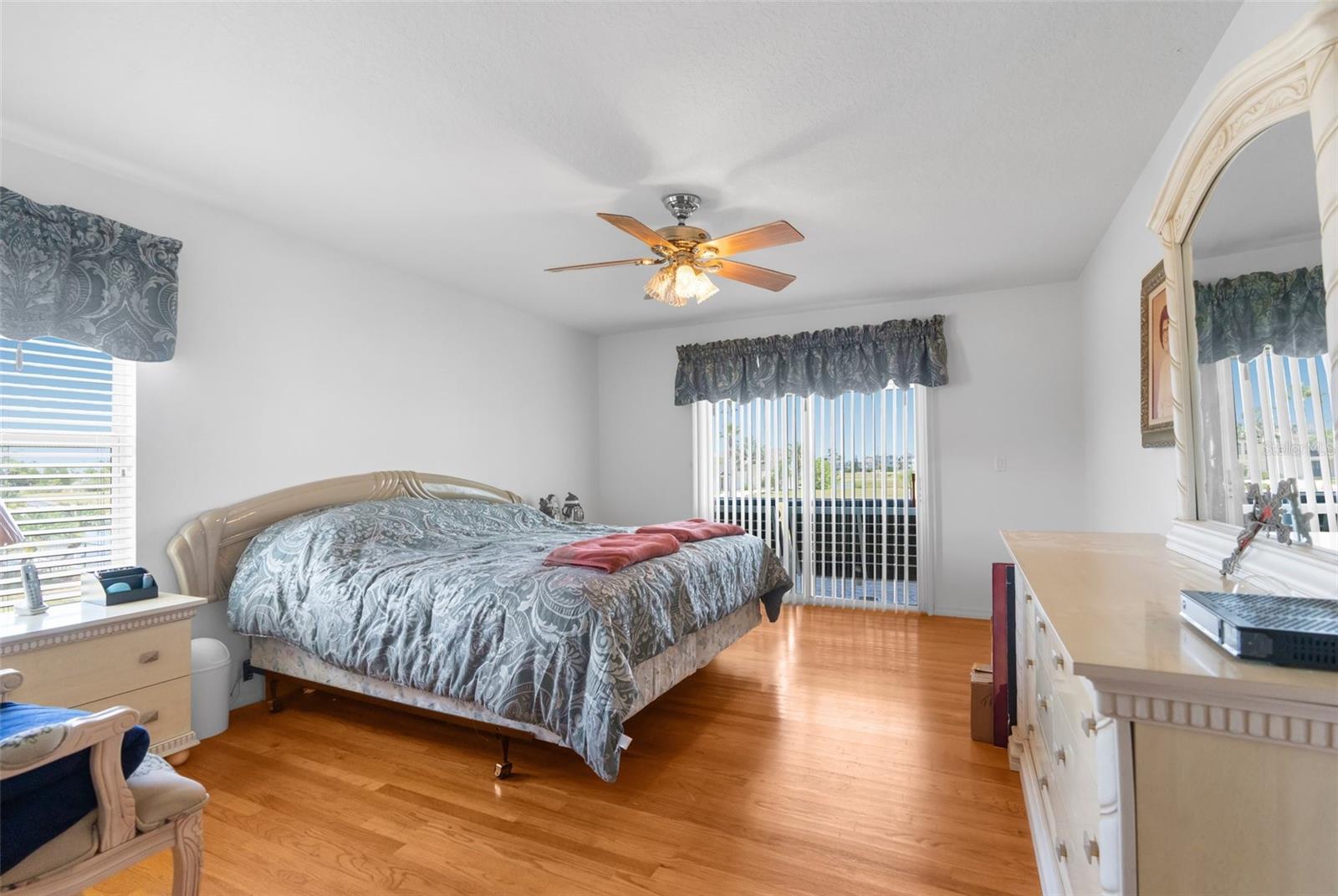 3407 PALOMETA DR