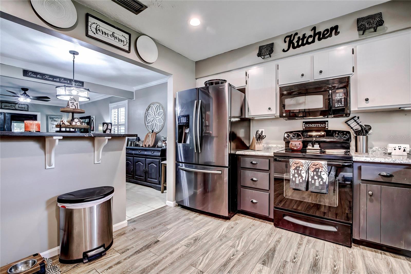 913 CANDLEBROOK LN