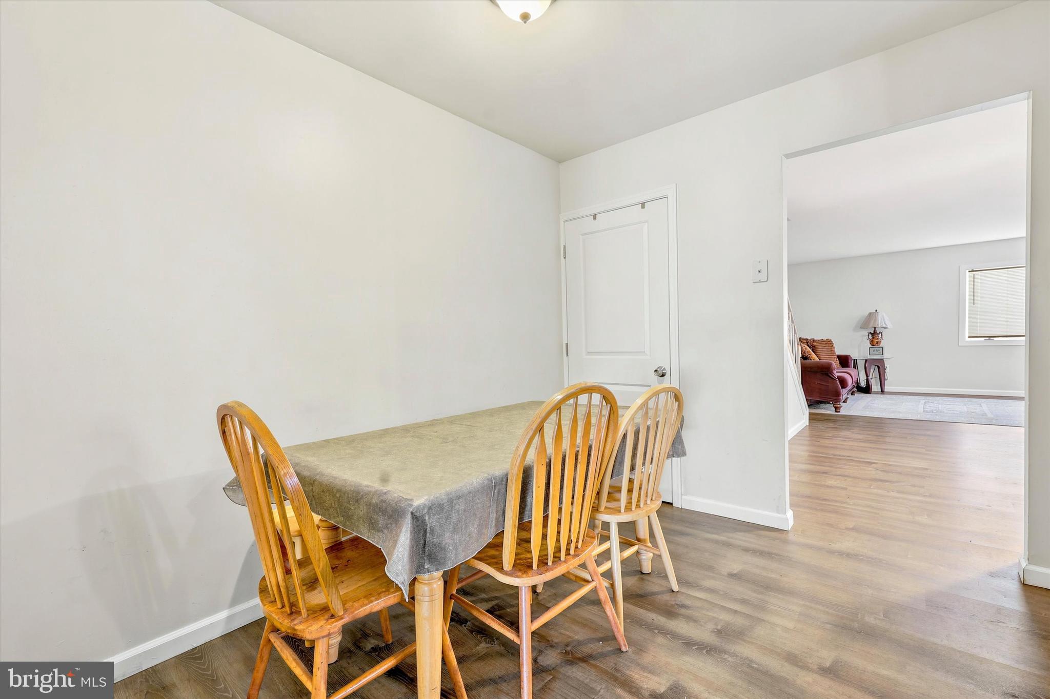 1384 ARUNDEL WAY