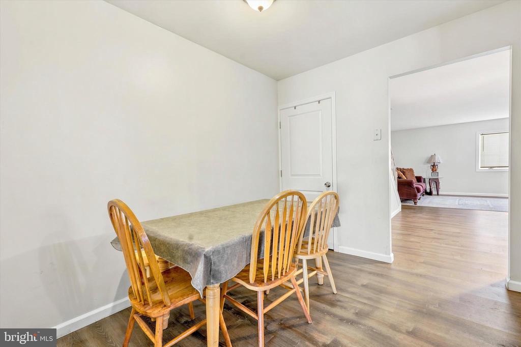 1384 ARUNDEL WAY