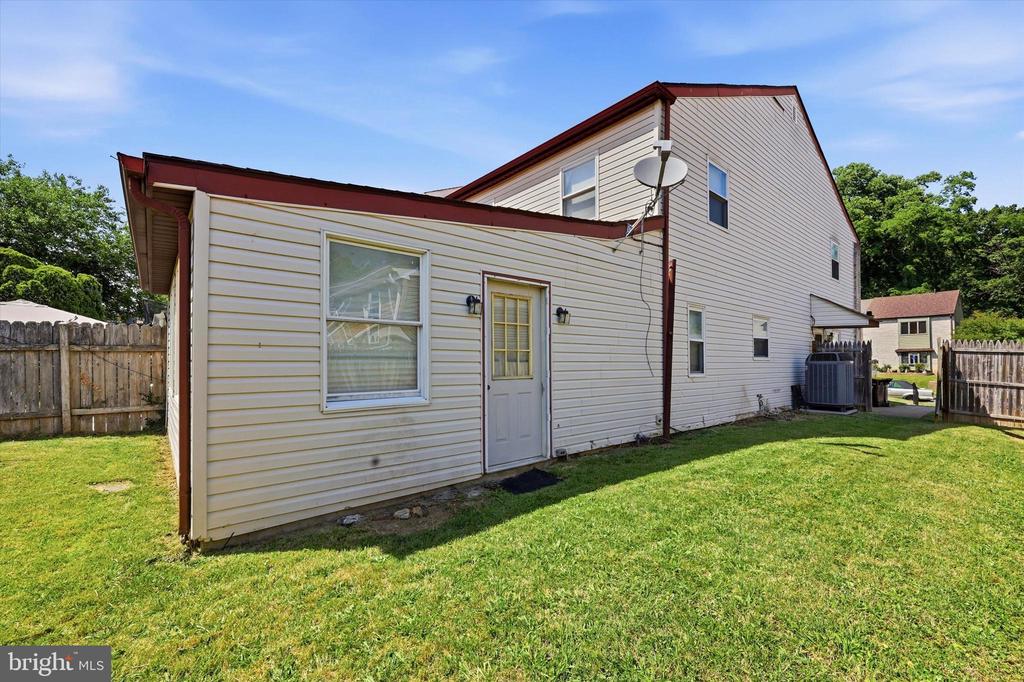 1384 ARUNDEL WAY