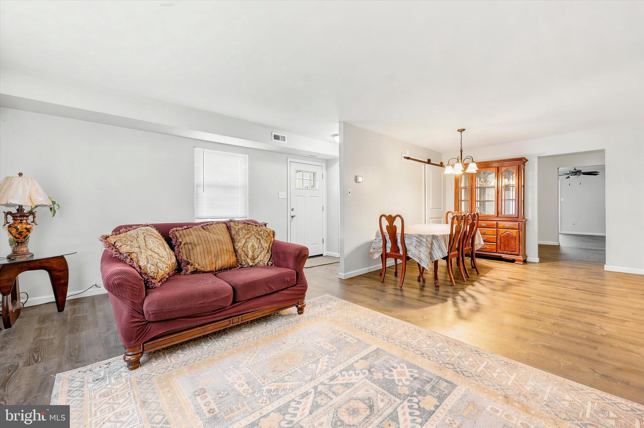 1384 ARUNDEL WAY