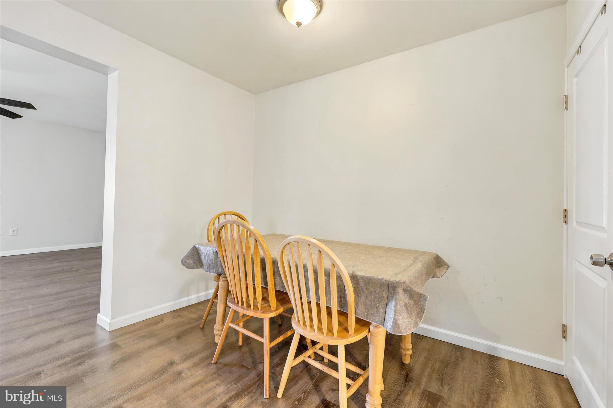 1384 ARUNDEL WAY