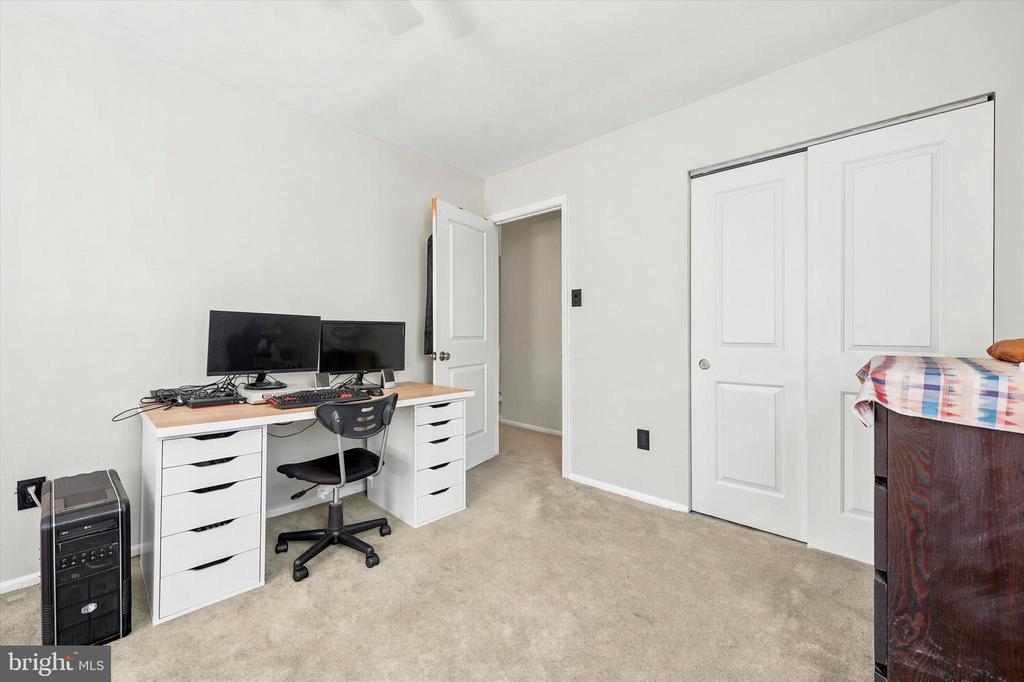 1384 ARUNDEL WAY