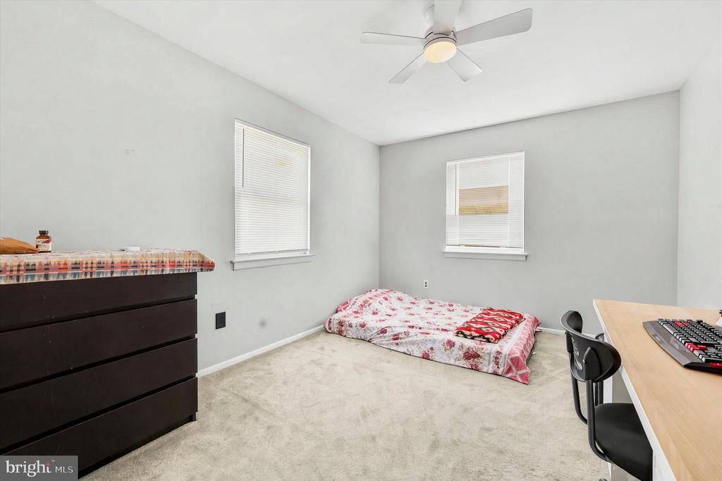 1384 ARUNDEL WAY