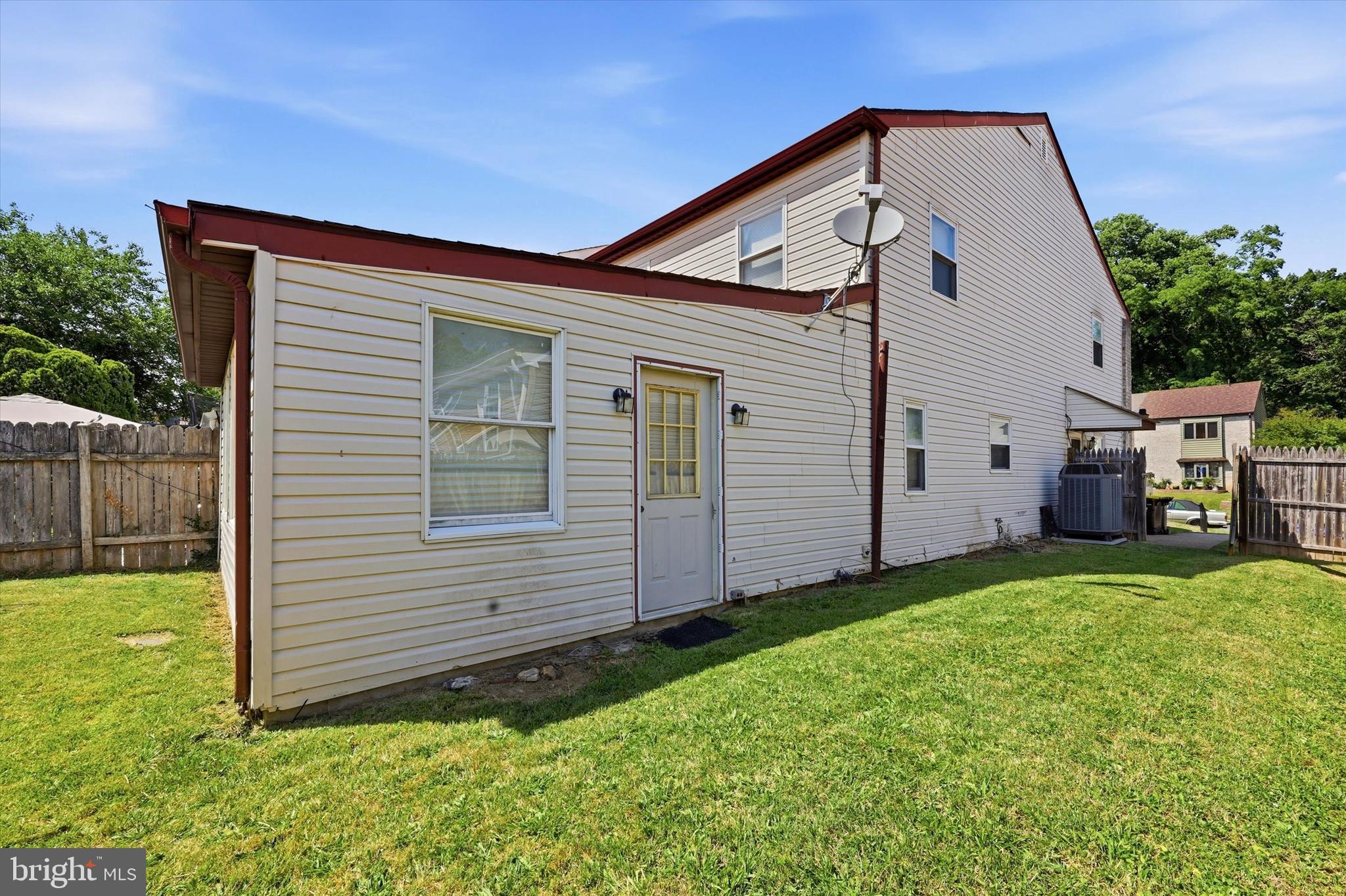 1384 ARUNDEL WAY