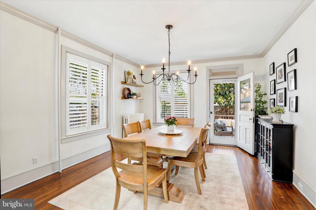 251 3RD AVENUE