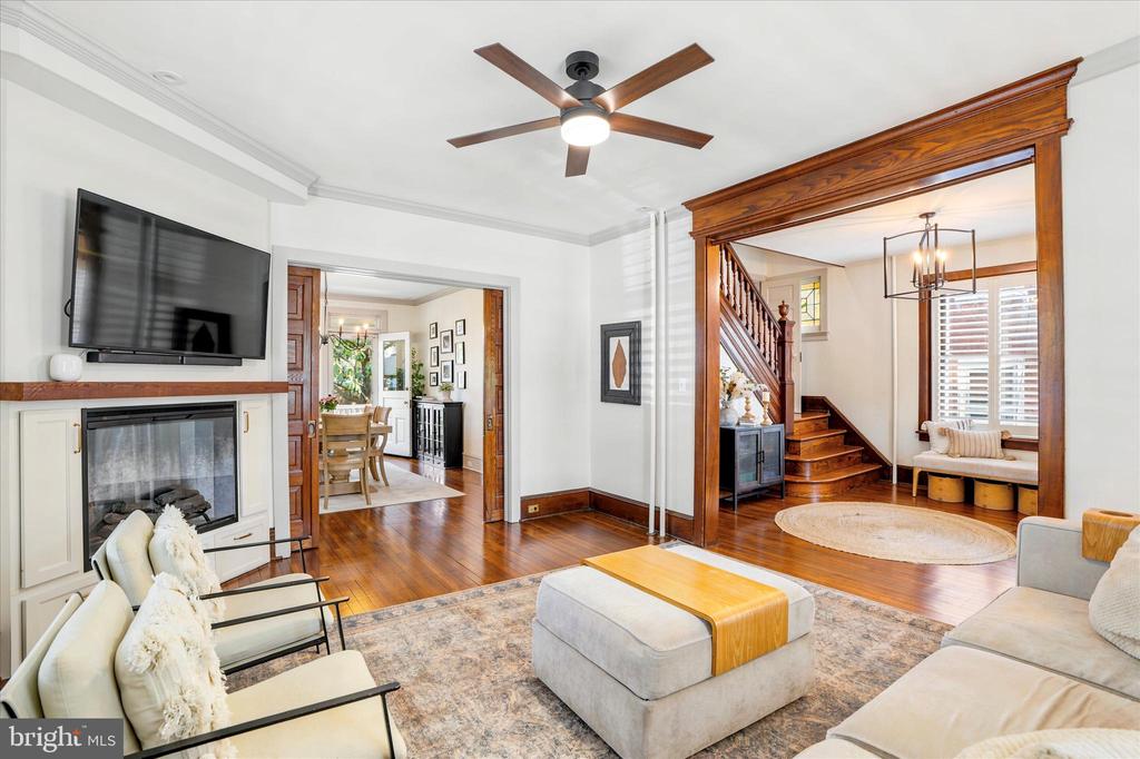 251 3RD AVENUE