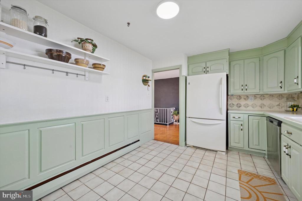 131 S Lynn Blvd
