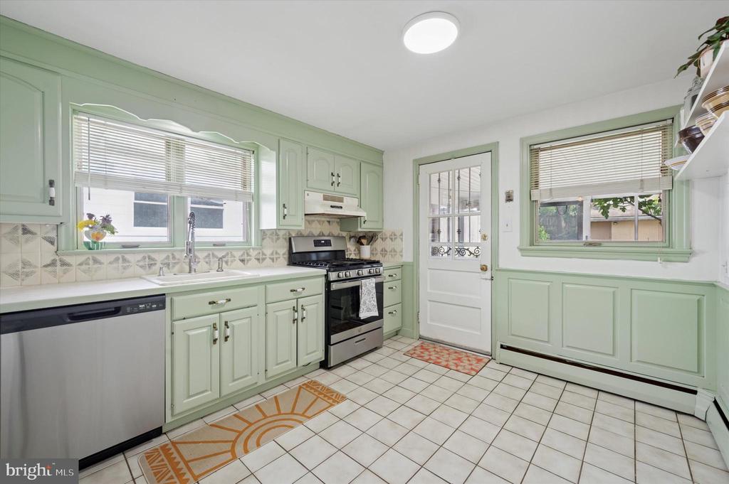 131 S Lynn Blvd