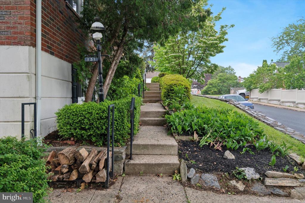 131 S Lynn Blvd