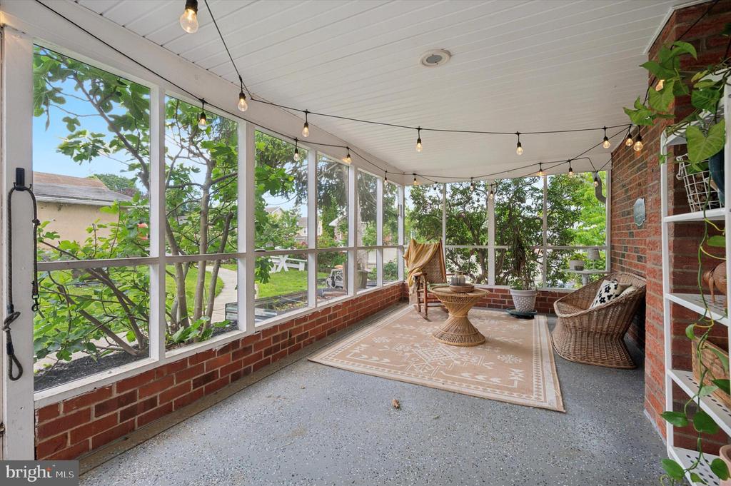 131 S Lynn Blvd