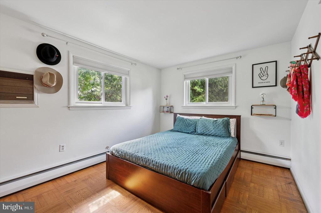 131 S Lynn Blvd