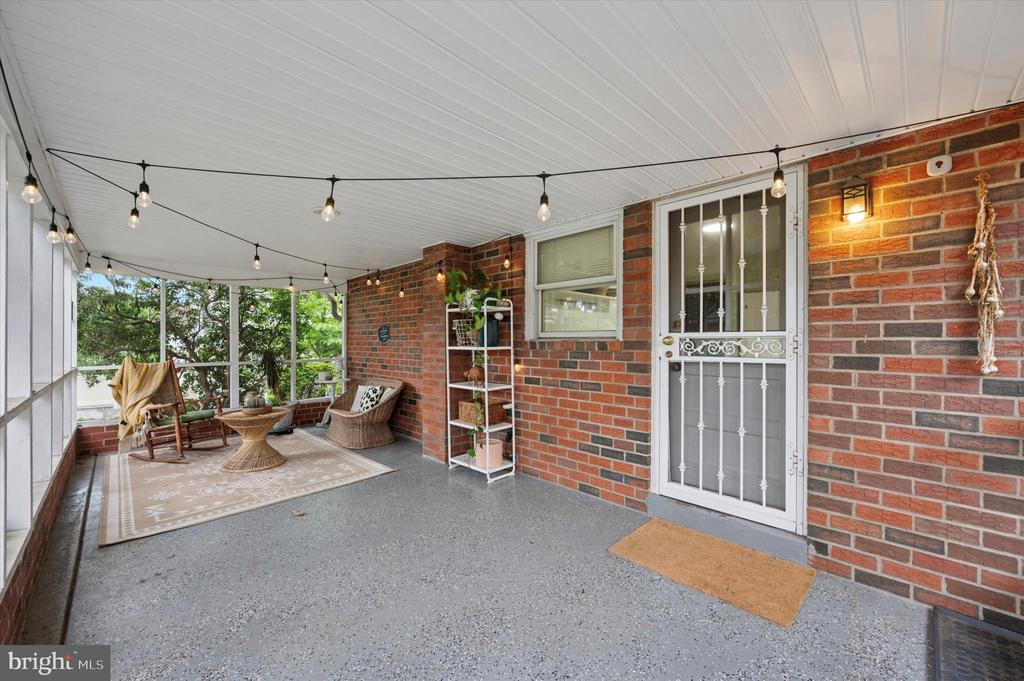 131 S Lynn Blvd
