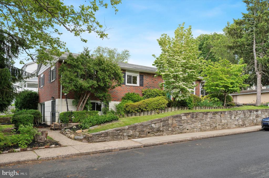 131 S Lynn Blvd