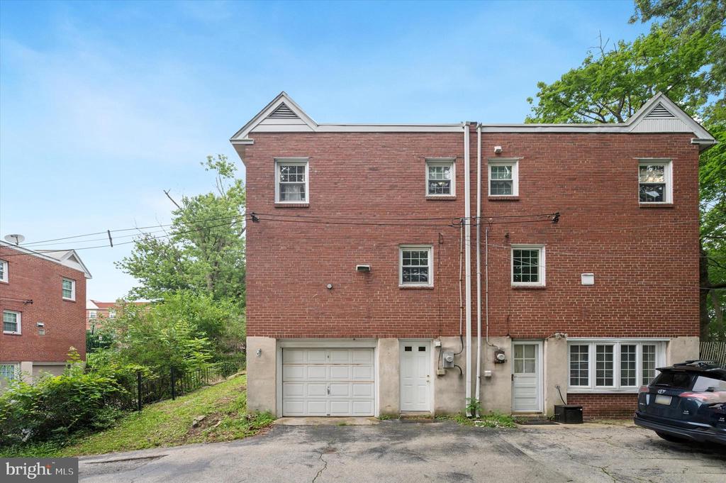 856 N Providence Rd