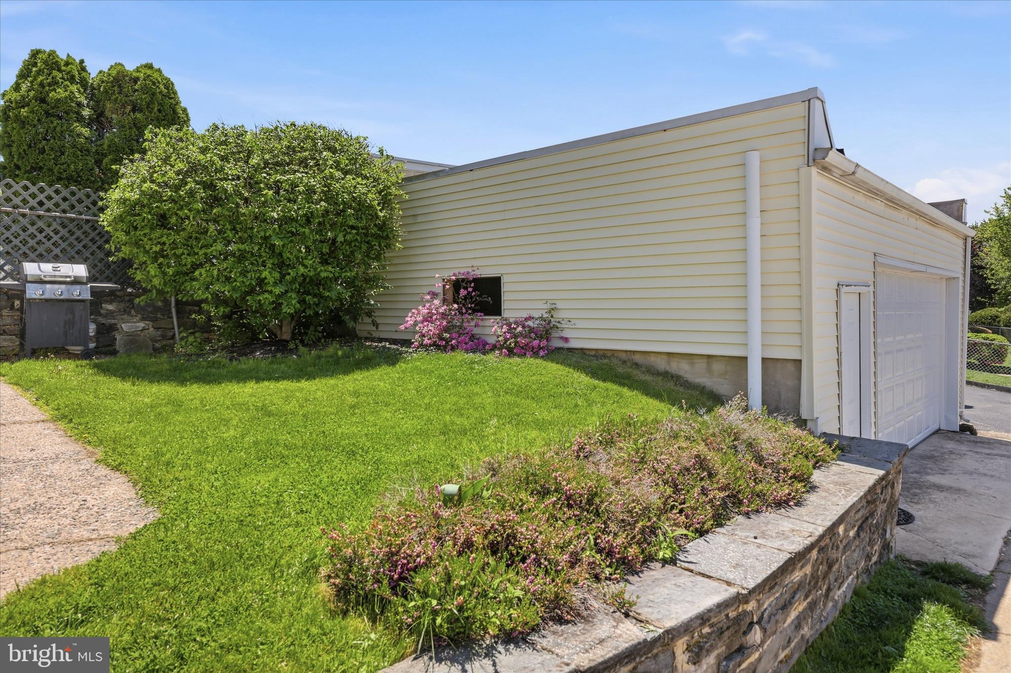 2438 E COUNTY LINE ROAD