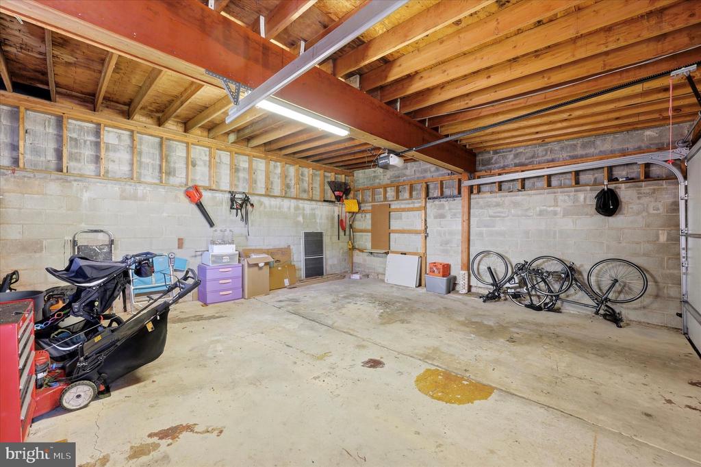 2438 E COUNTY LINE ROAD
