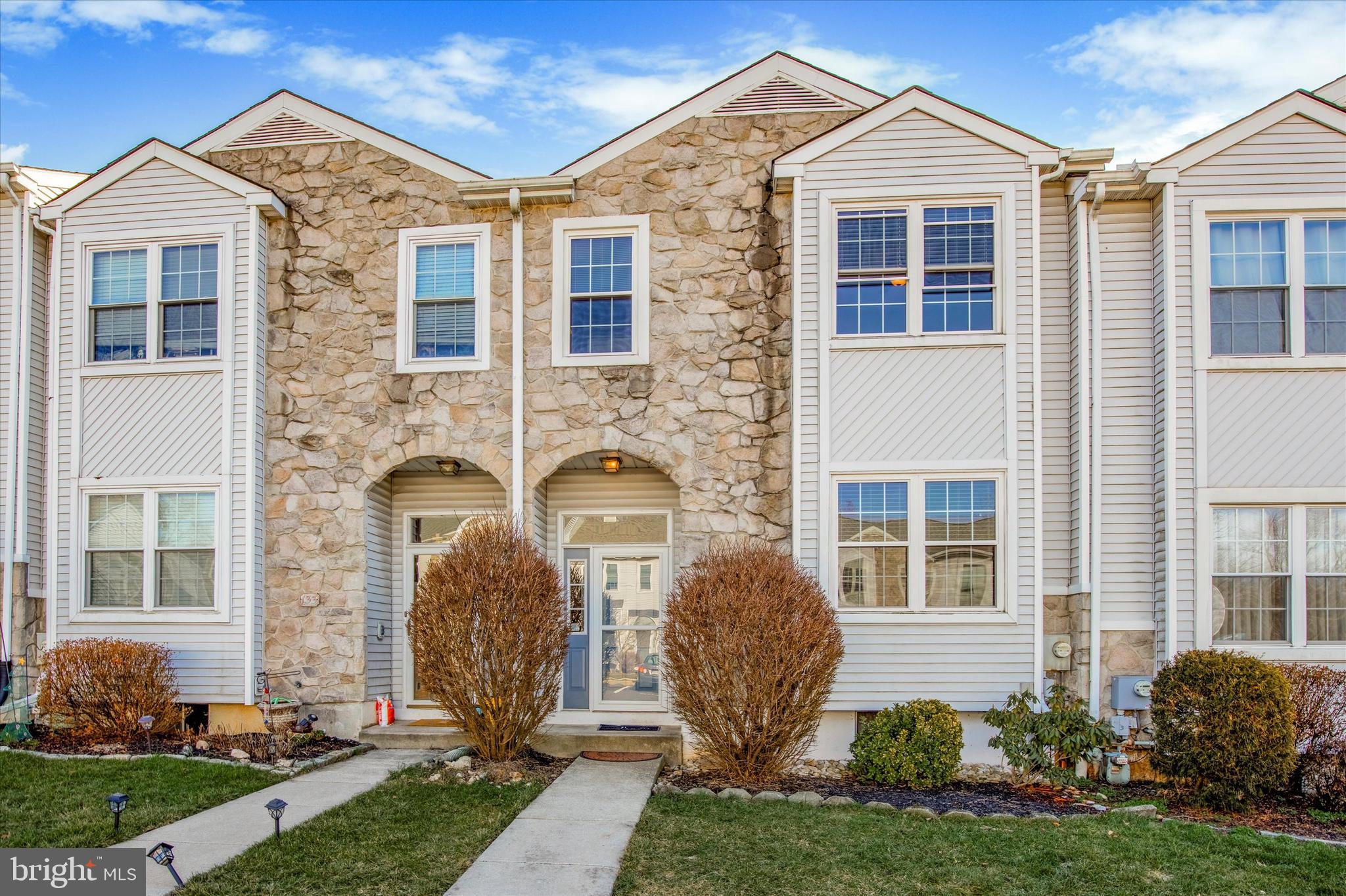 135 Spruce Ln