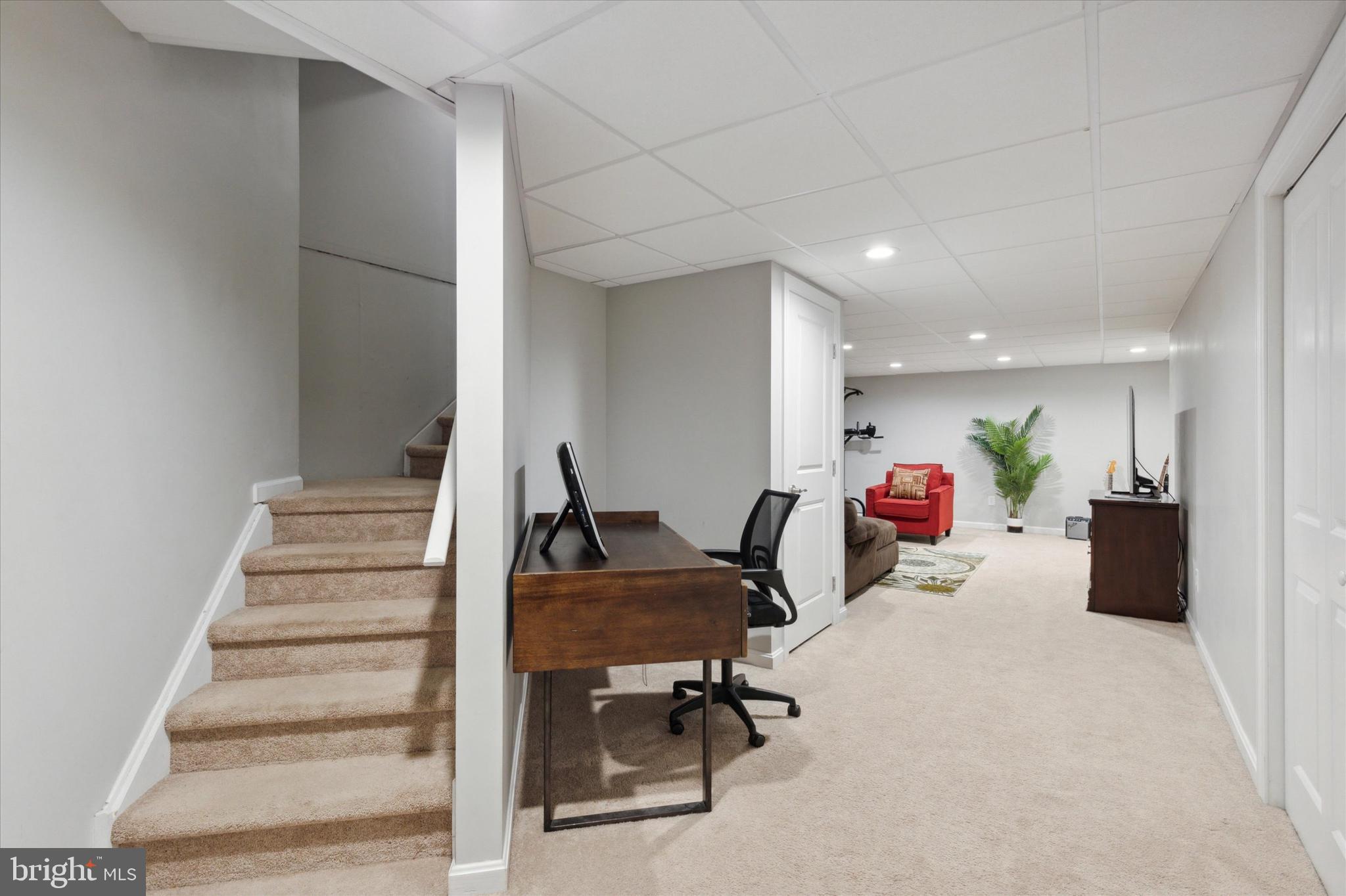 135 Spruce Ln