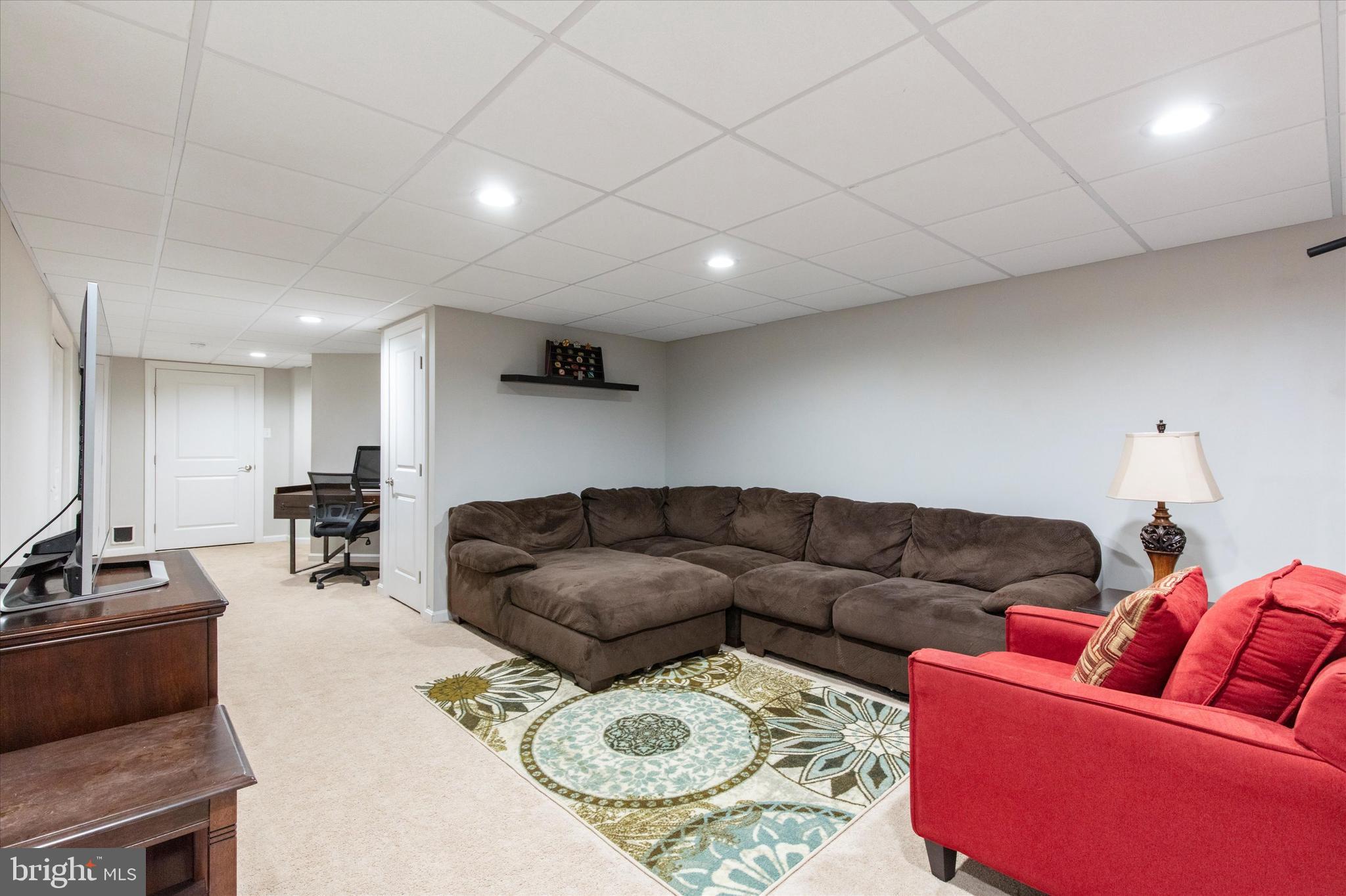 135 Spruce Ln