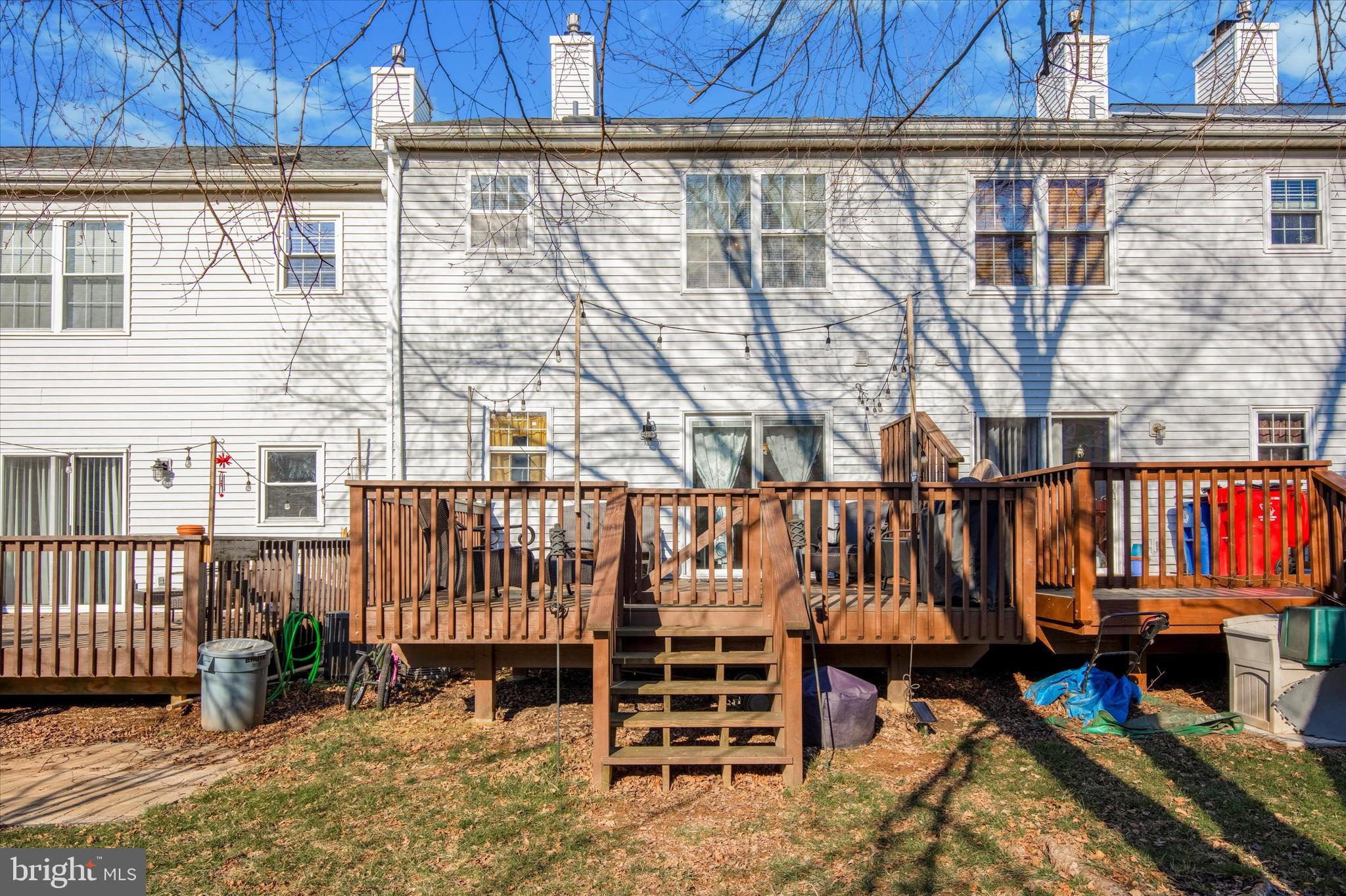 135 Spruce Ln