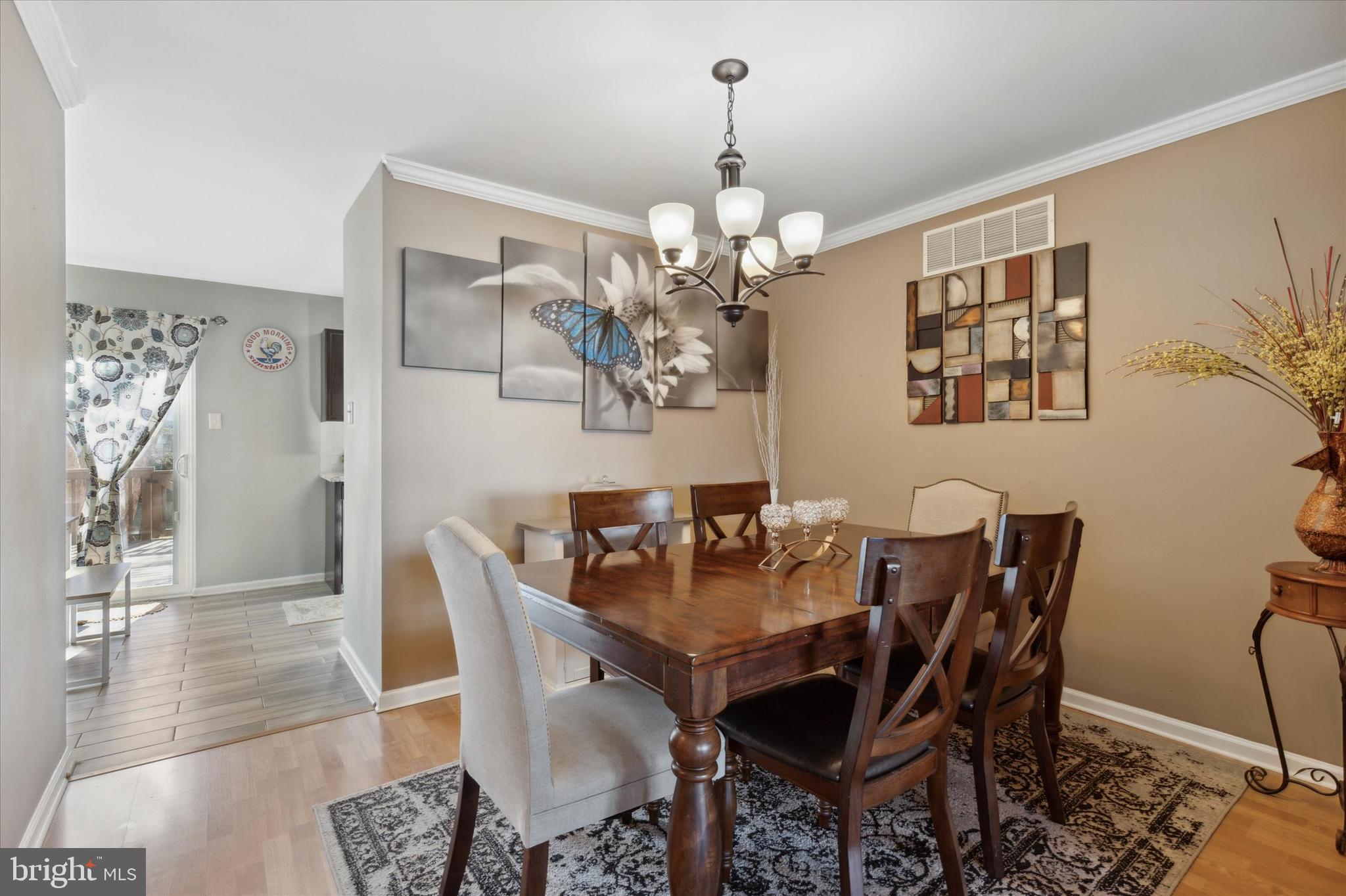135 Spruce Ln