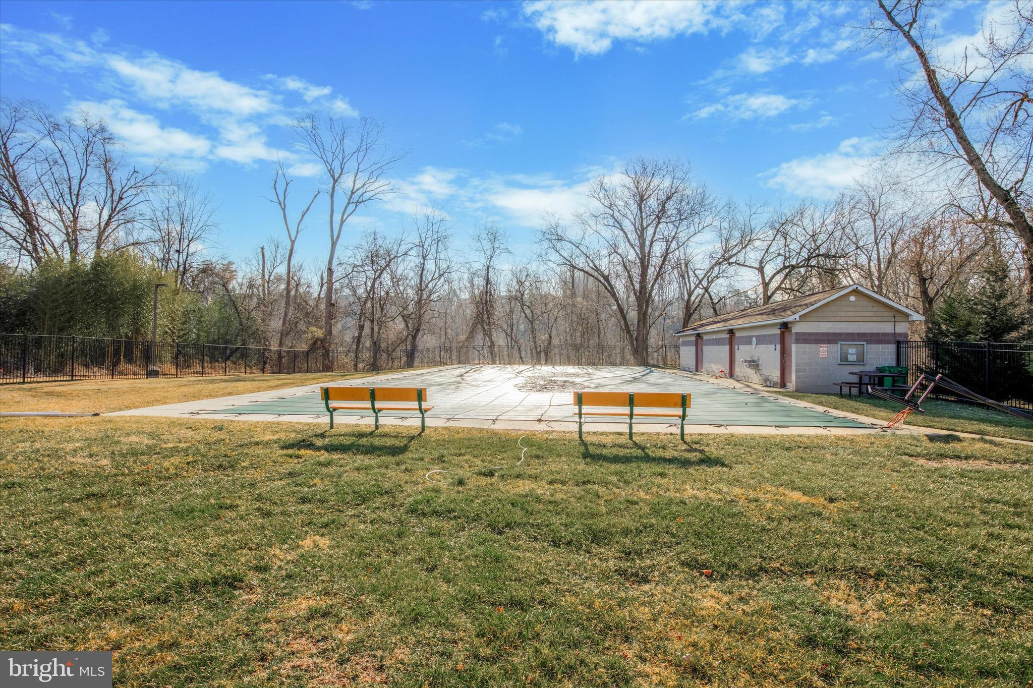 135 Spruce Ln