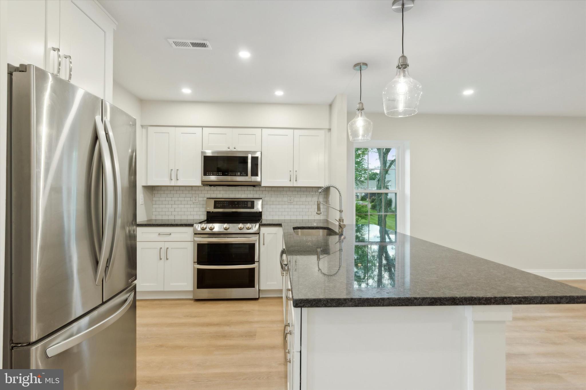 909-B STOCKTON CT #B